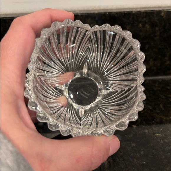 Marquis by Waterford Small Crystal Cut Scalloped Bowl/Tealight Holder - Picture 3 of 6